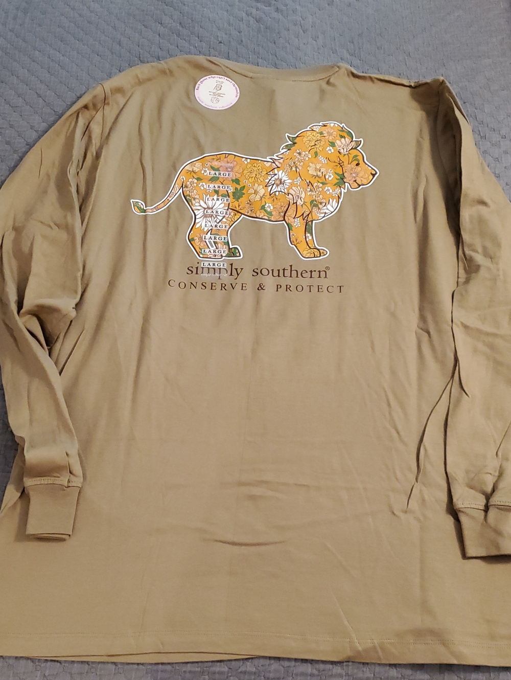 NWT Simply Southrn Lion Tee